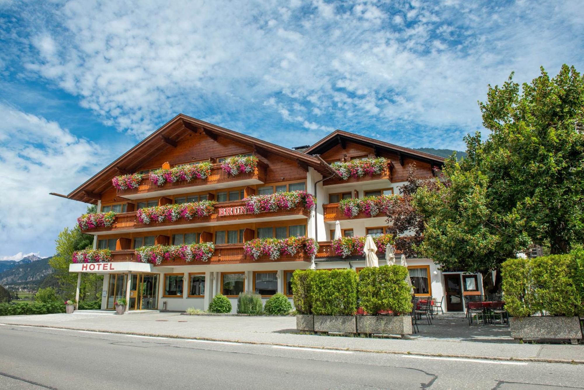 Hotel Brunella Vandans Exterior photo